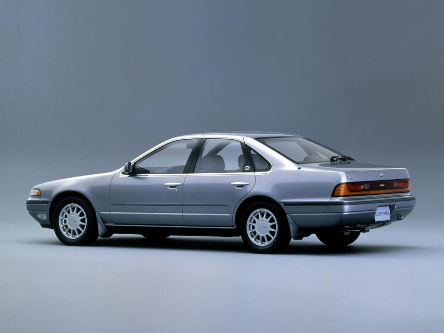  Nissan Cefiro 1988 года  (фото 5 из 13)
